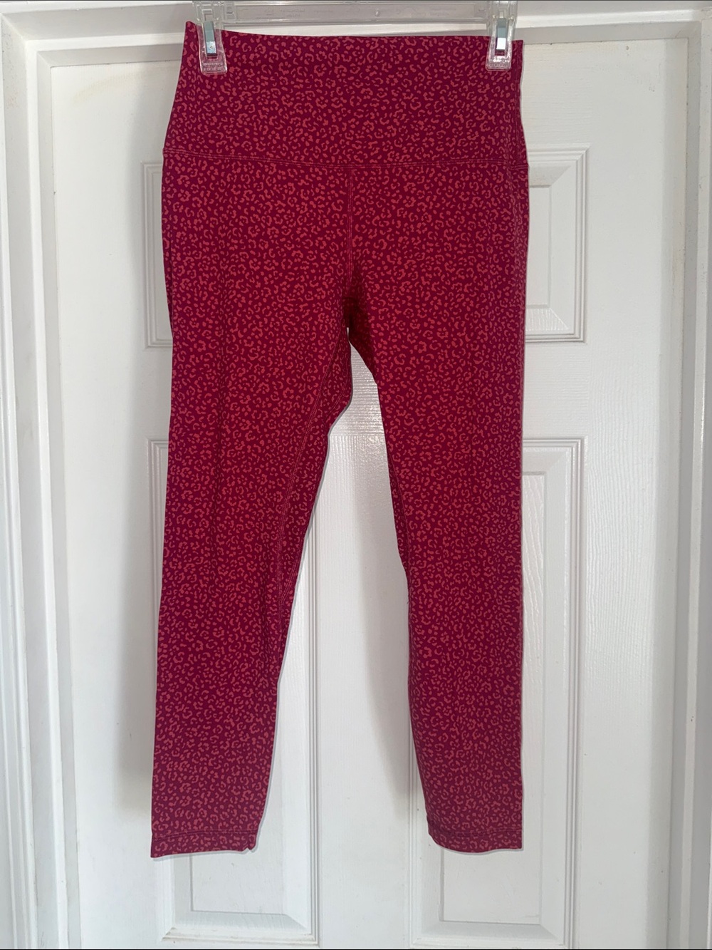Lululemon Align High-Rise 25 inch, sz 8
Leopard Daisy Desert Red magenta Smoke